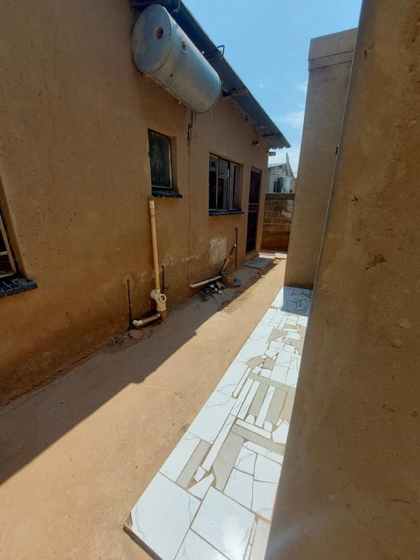 To Let 2 Bedroom Property for Rent in Thulani Gauteng