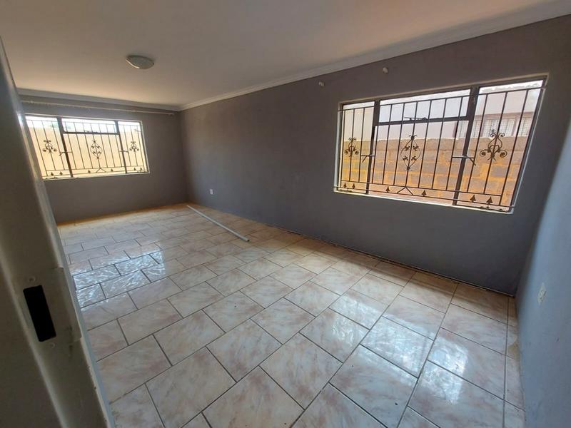 To Let 2 Bedroom Property for Rent in Thulani Gauteng