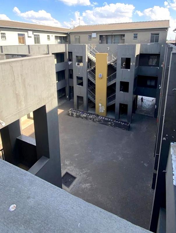 2 Bedroom Property for Sale in Fleurhof Gauteng
