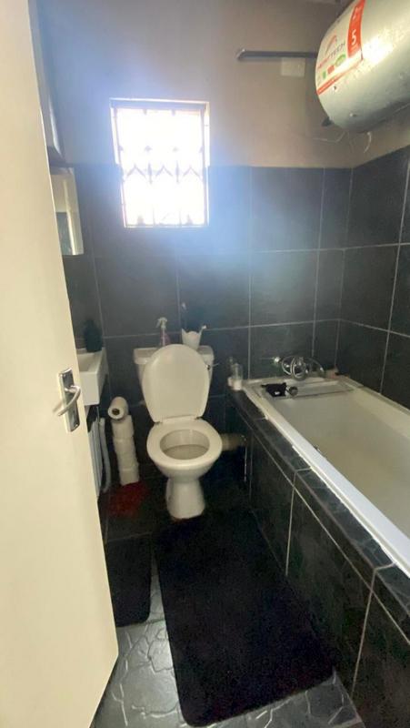 2 Bedroom Property for Sale in Fleurhof Gauteng
