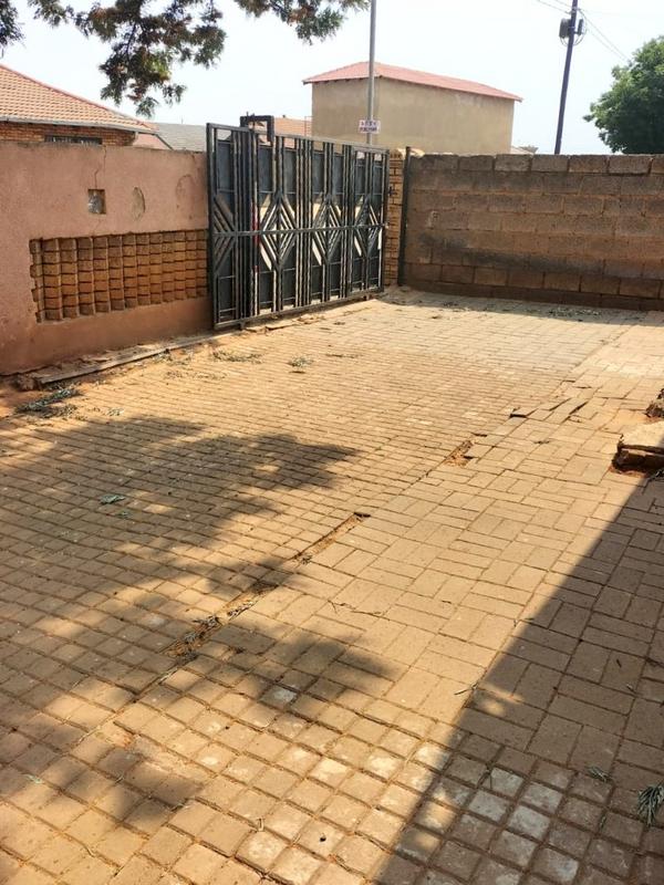 0 Bedroom Property for Sale in Protea Glen Gauteng