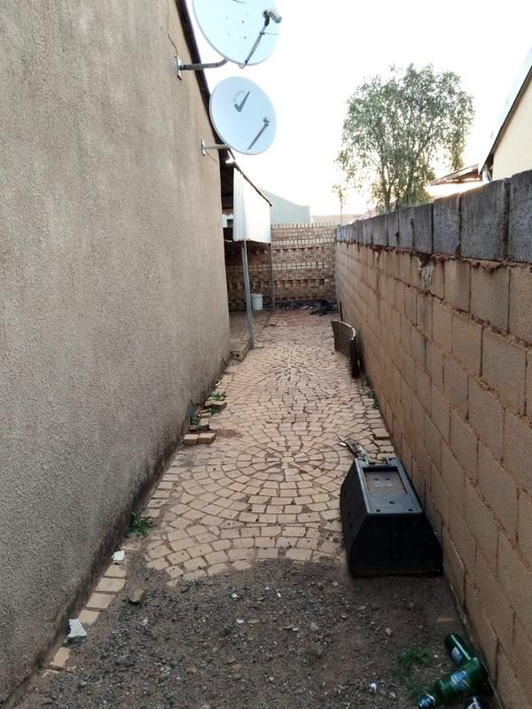 2 Bedroom Property for Sale in Vosloorus Gauteng