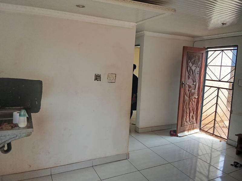 2 Bedroom Property for Sale in Zonkezizwe Gauteng