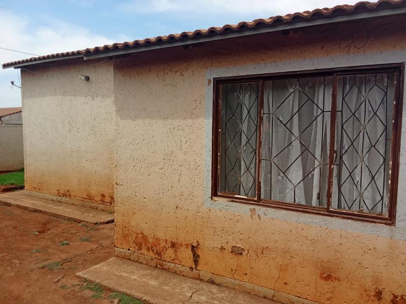 2 Bedroom Property for Sale in Zonkezizwe Gauteng
