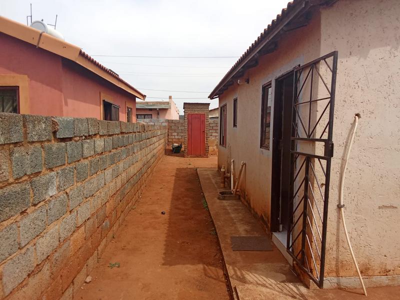 2 Bedroom Property for Sale in Zonkezizwe Gauteng
