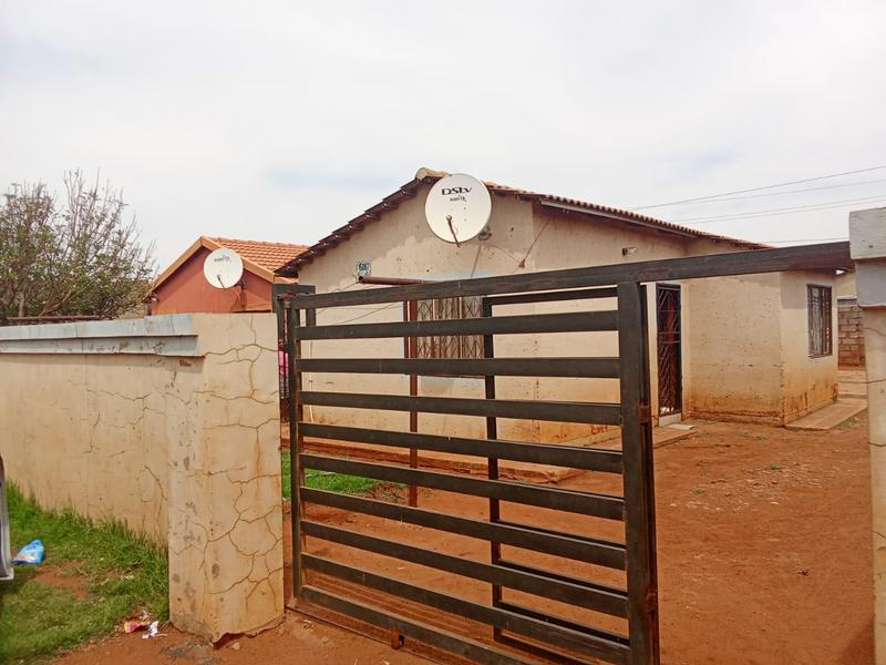 2 Bedroom Property for Sale in Zonkezizwe Gauteng