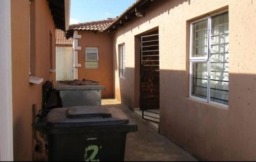 5 Bedroom Property for Sale in Protea Glen Gauteng