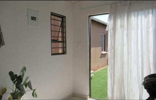 5 Bedroom Property for Sale in Protea Glen Gauteng