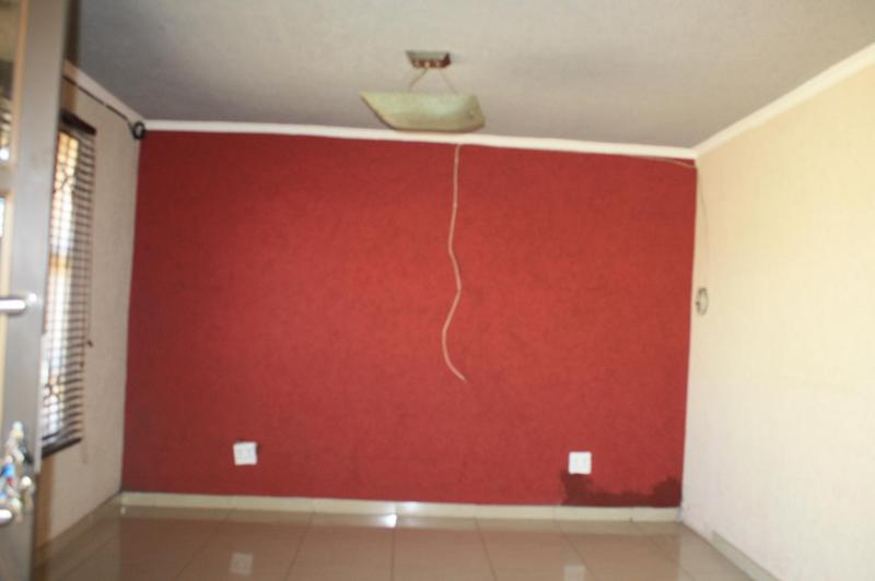 To Let 4 Bedroom Property for Rent in Clayville Gauteng