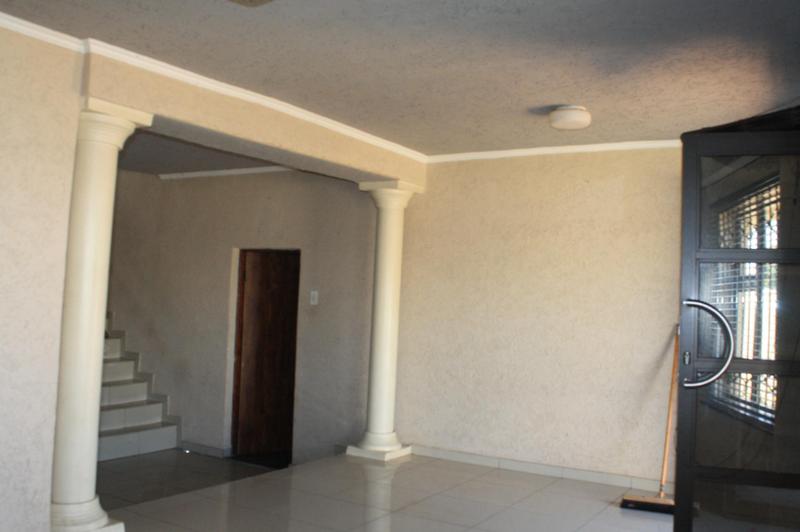 To Let 4 Bedroom Property for Rent in Clayville Gauteng
