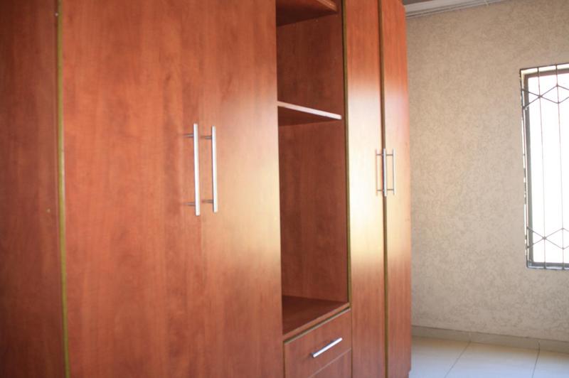 To Let 4 Bedroom Property for Rent in Clayville Gauteng