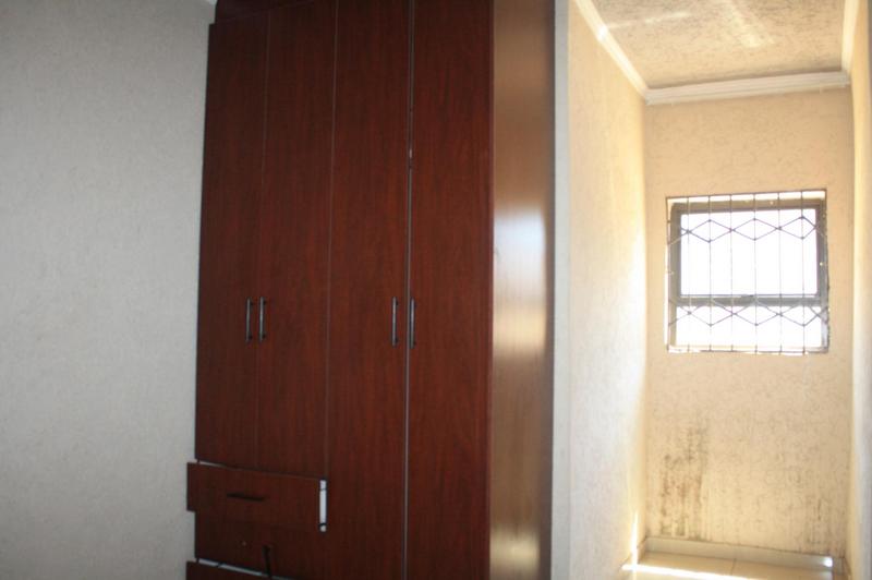 To Let 4 Bedroom Property for Rent in Clayville Gauteng