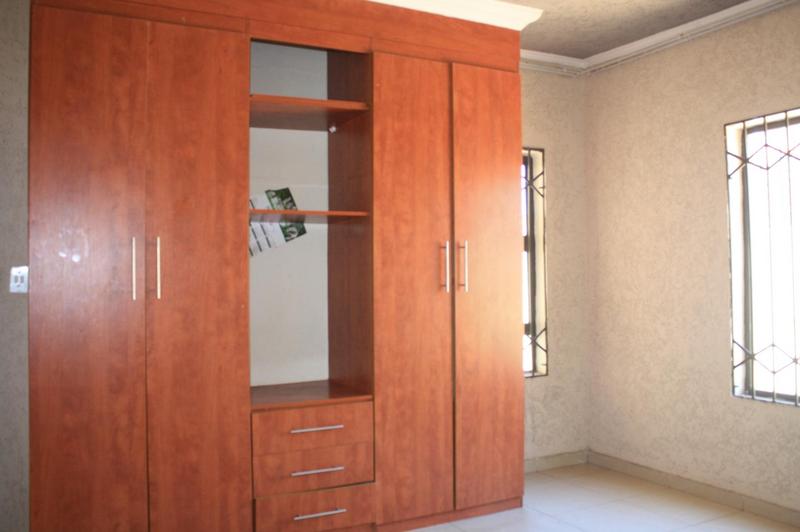 To Let 4 Bedroom Property for Rent in Clayville Gauteng