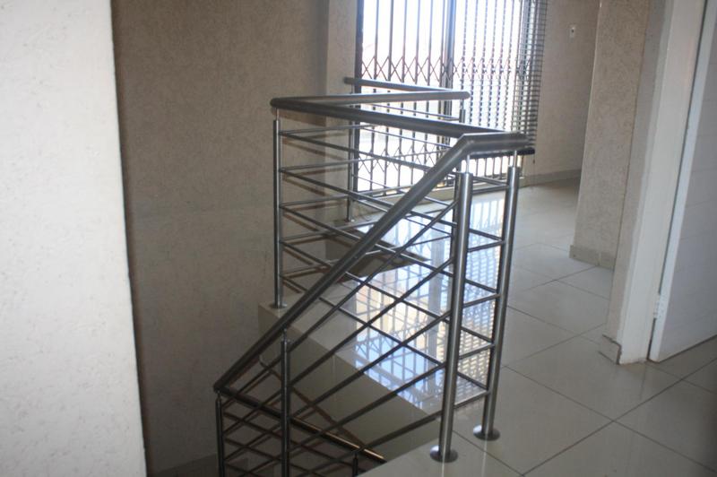 To Let 4 Bedroom Property for Rent in Clayville Gauteng