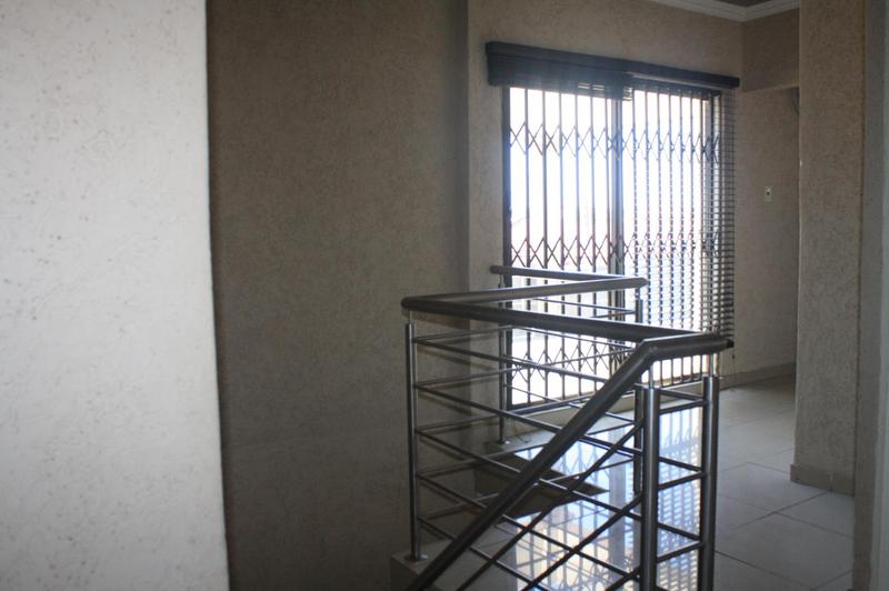 To Let 4 Bedroom Property for Rent in Clayville Gauteng