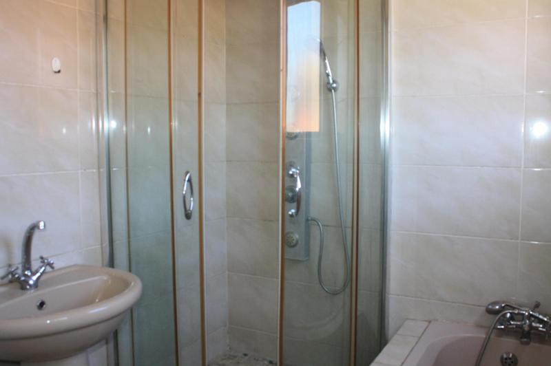 To Let 4 Bedroom Property for Rent in Clayville Gauteng