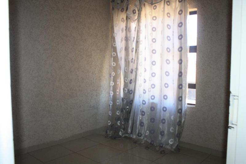 To Let 4 Bedroom Property for Rent in Clayville Gauteng