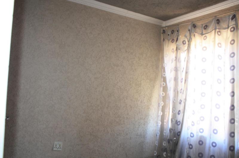 To Let 4 Bedroom Property for Rent in Clayville Gauteng
