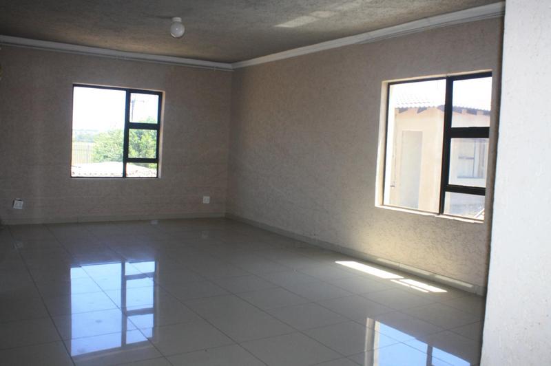 To Let 4 Bedroom Property for Rent in Clayville Gauteng