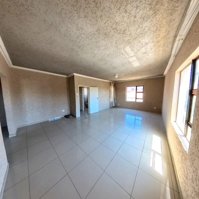 To Let 4 Bedroom Property for Rent in Clayville Gauteng