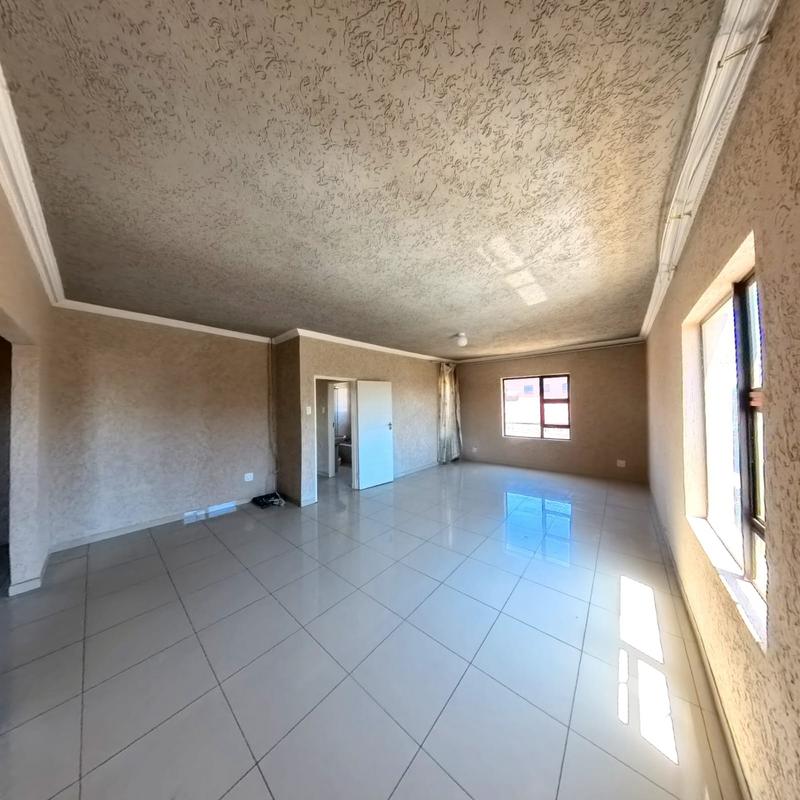To Let 4 Bedroom Property for Rent in Clayville Gauteng