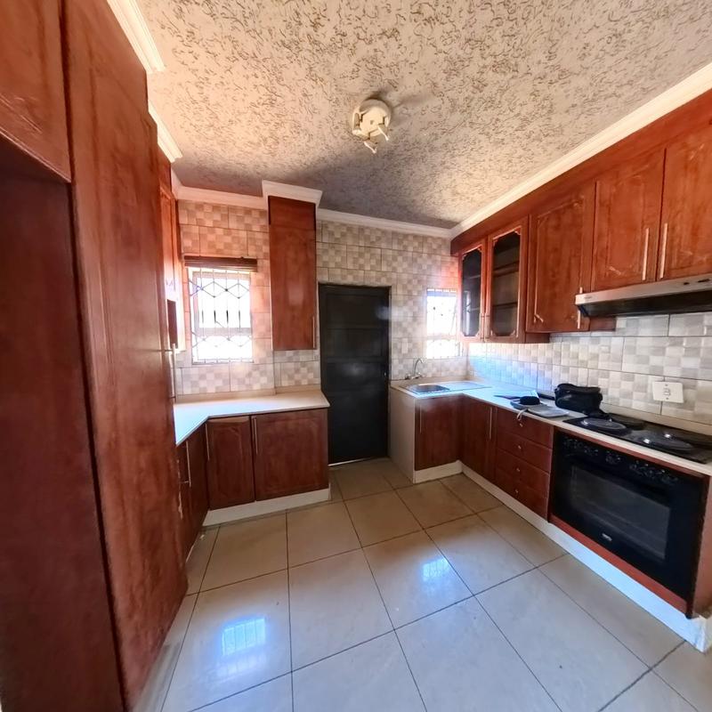 To Let 4 Bedroom Property for Rent in Clayville Gauteng