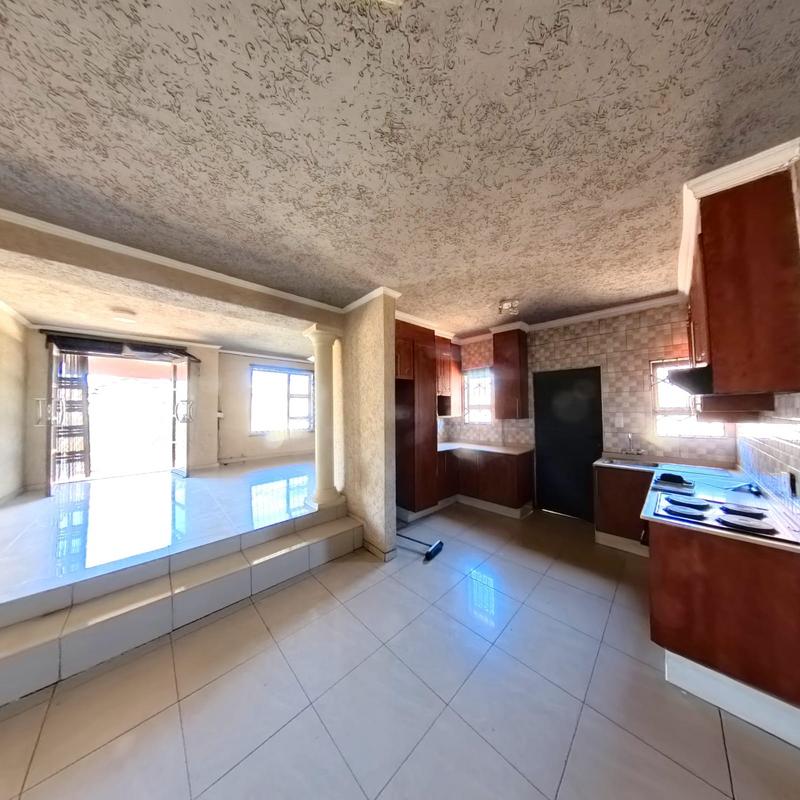 To Let 4 Bedroom Property for Rent in Clayville Gauteng