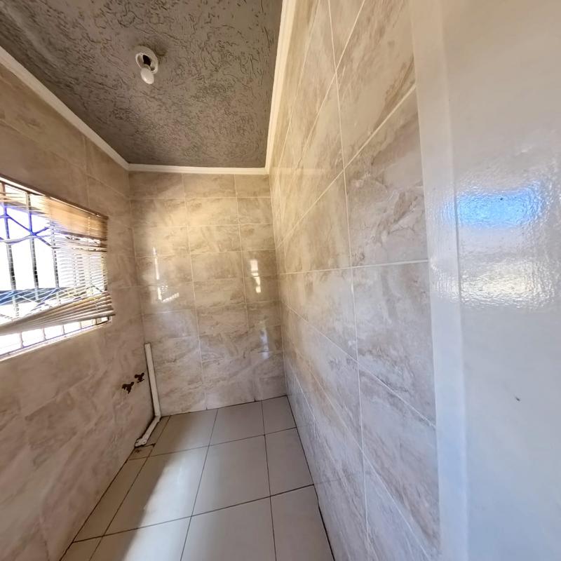 To Let 4 Bedroom Property for Rent in Clayville Gauteng