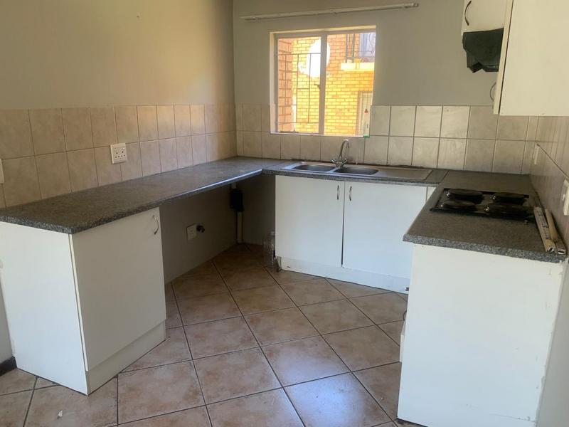To Let 2 Bedroom Property for Rent in Green Hills Gauteng