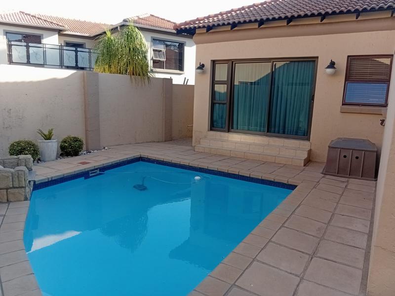 To Let 4 Bedroom Property for Rent in Sunward Park Gauteng