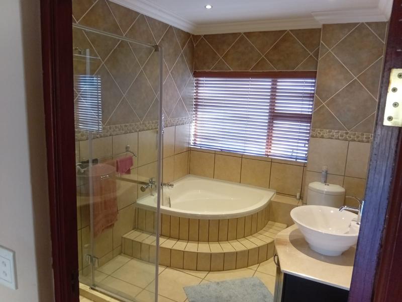 To Let 4 Bedroom Property for Rent in Sunward Park Gauteng