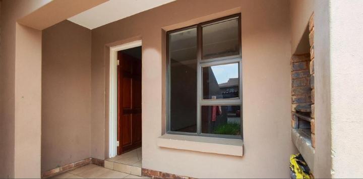 3 Bedroom Property for Sale in Albertsdal Gauteng