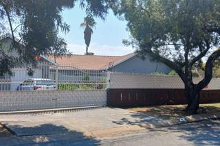 4 Bedroom Property for Sale in Brackenhurst Gauteng
