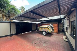 4 Bedroom Property for Sale in Verwoerdpark Gauteng