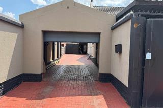 4 Bedroom Property for Sale in Verwoerdpark Gauteng