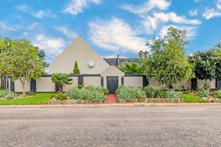 4 Bedroom Property for Sale in Verwoerdpark Gauteng