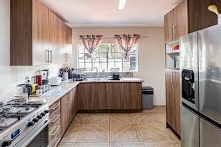 4 Bedroom Property for Sale in Verwoerdpark Gauteng