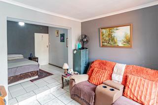 4 Bedroom Property for Sale in Verwoerdpark Gauteng