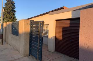 5 Bedroom Property for Sale in Molapo Gauteng