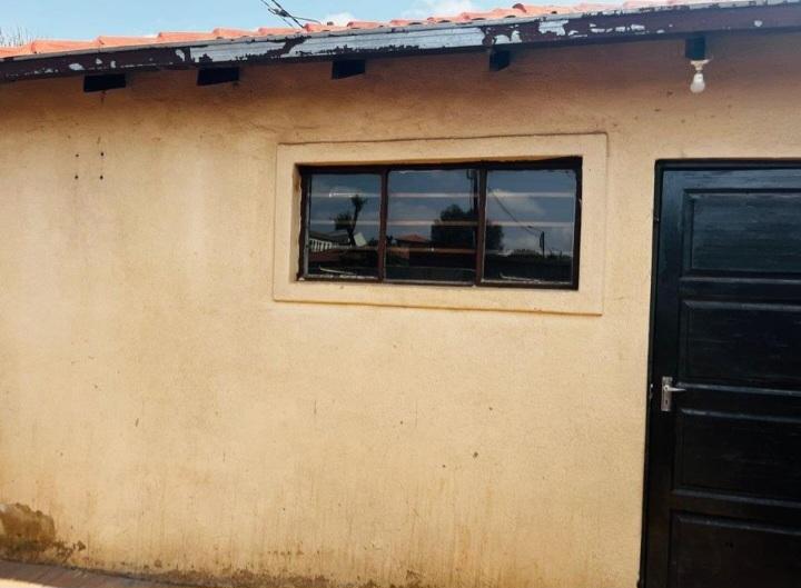 4 Bedroom Property for Sale in Clayville Industria Gauteng