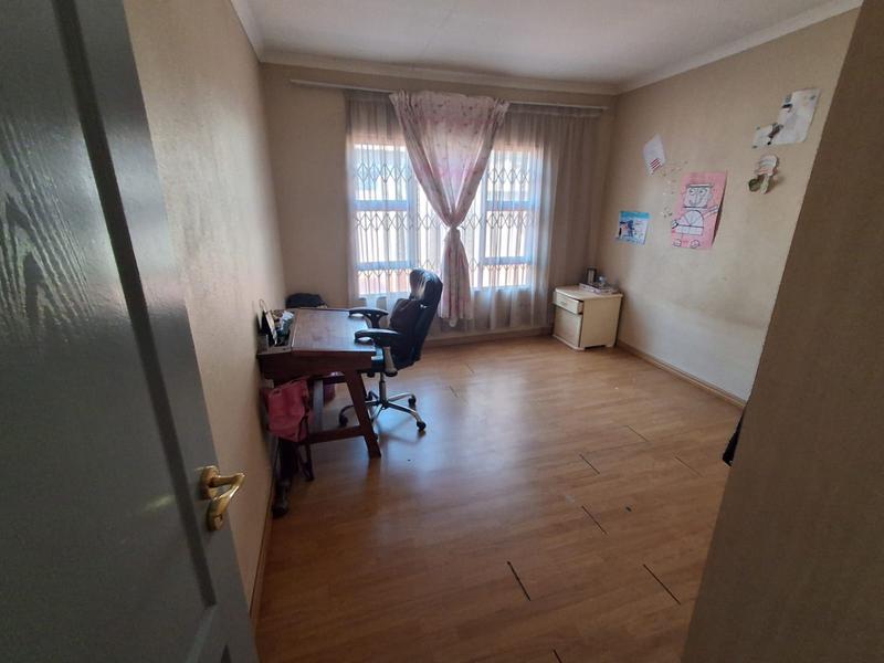 4 Bedroom Property for Sale in Dawn Park Gauteng