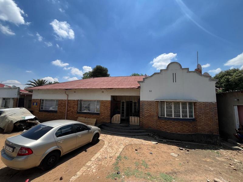 12 Bedroom Property for Sale in Delville Gauteng