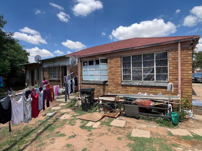 12 Bedroom Property for Sale in Delville Gauteng