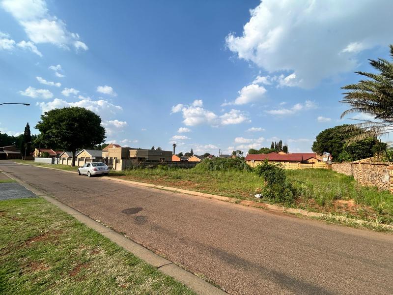 0 Bedroom Property for Sale in Bakerton Gauteng