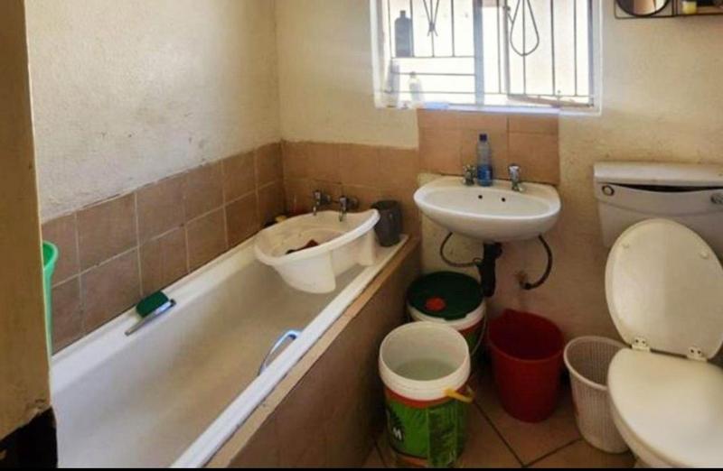 2 Bedroom Property for Sale in Clayville Gauteng