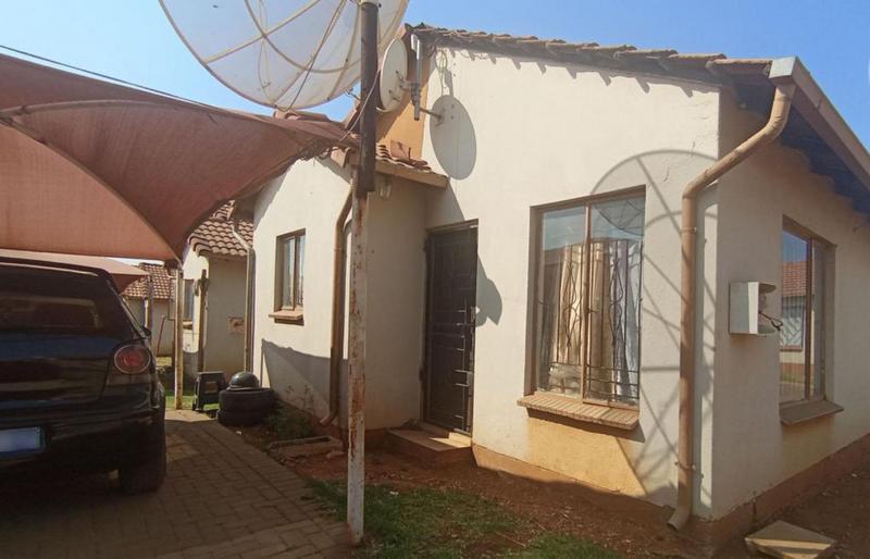 2 Bedroom Property for Sale in Clayville Gauteng