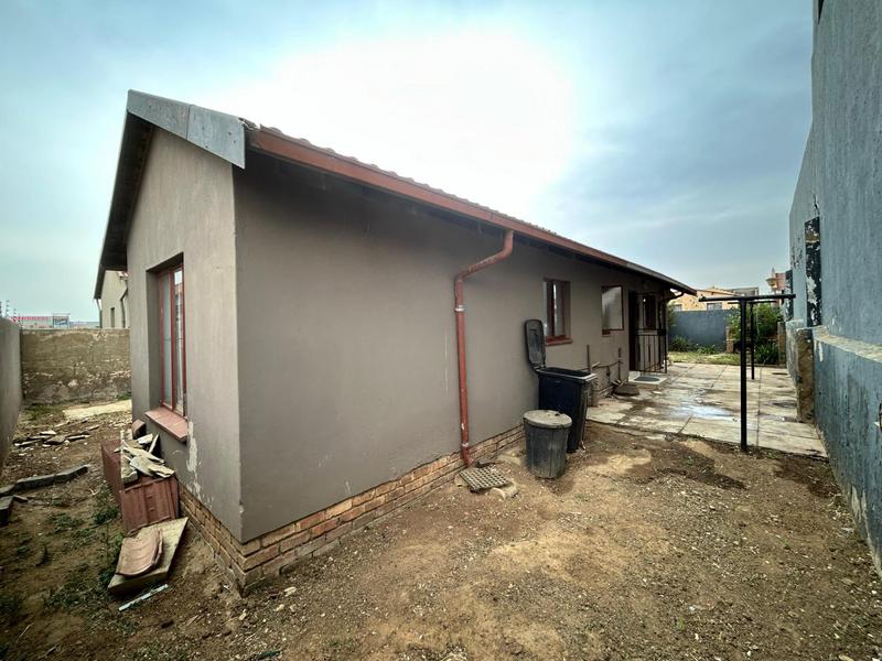 3 Bedroom Property for Sale in Cloverdene Gauteng