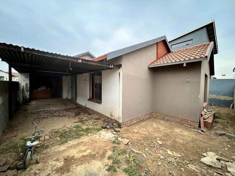3 Bedroom Property for Sale in Cloverdene Gauteng