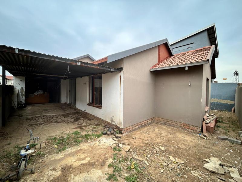 3 Bedroom Property for Sale in Cloverdene Gauteng