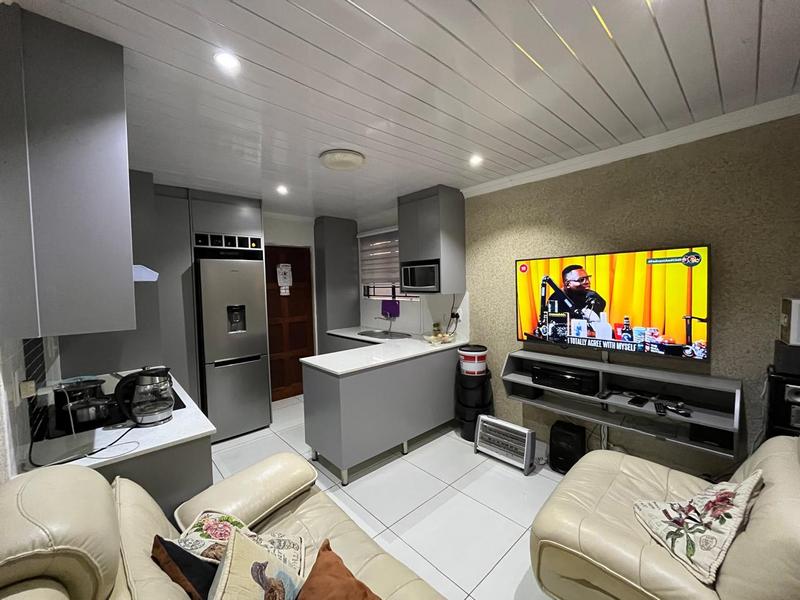 2 Bedroom Property for Sale in Lufhereng Gauteng